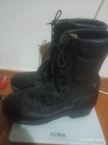 uzun bot: Məhsul: Qara rəngli uzun boğaz bağlama botlar Xüsusiyyətlər: - — 2