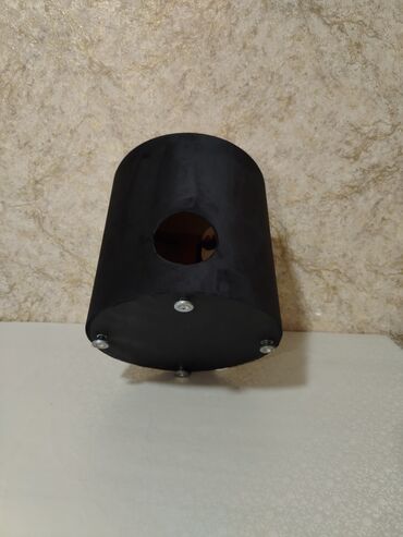 Yuvalar: Yuvarlaq dizaynlı, üzərində dəstəyi olan portativ pişik/kiçik heyvan — 3