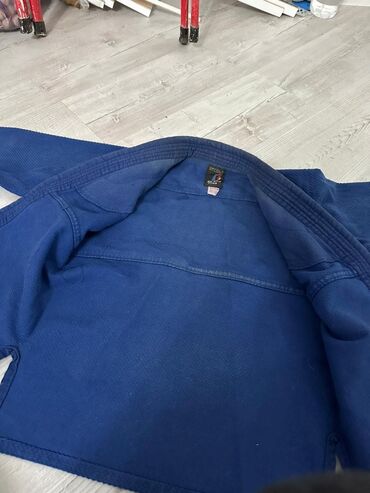 серые спортивные штаны: Кимоно Дзюдо. 120 см 9-10 лет. Длина рукава от плеча - 49 см. Куртка