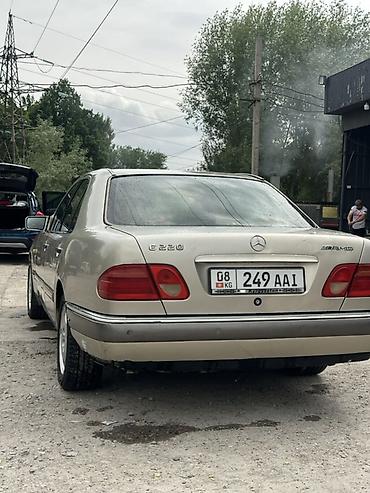 e63 212: Mercedes-Benz E-Class: 1997 г., 2 л, Автомат, Бензин, Седан — 3