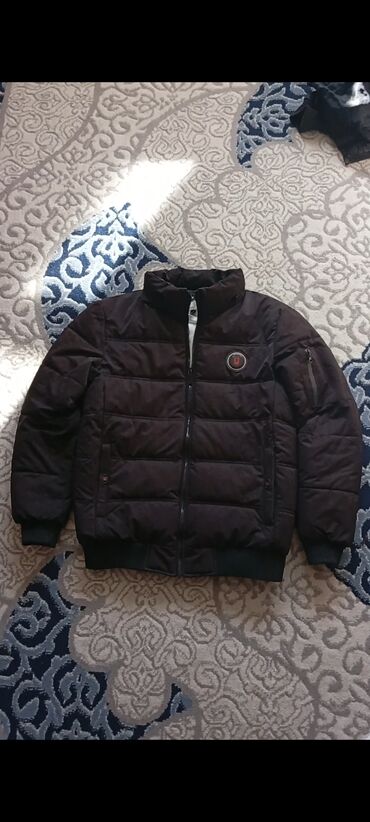 женские зимние куртки бишкек: Зимняя куртка. Почти новая пару раз одетая, идеально смотрится.если