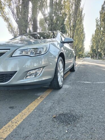 Opel: Opel Astra: 1.4 l | 2011 il 304000 km Universal — 4