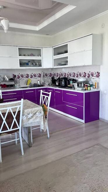 2 комнатная квартира в бишкеке купить: 3 бөлмө, 133 кв. м, Жеке план, 8 кабат, Евроремонт