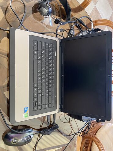 hp adaptor: İşlənmiş HP 17.3 ", AMD A8, 256 GB, Ünvandan götürmə