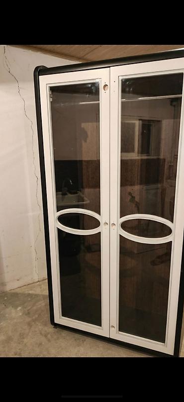 Mağaza avadanlığı: Şüşəli dolab vitrini, İşlənmiş — 1
