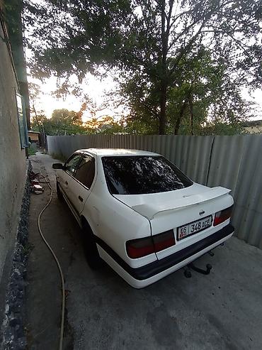 a8 d2: Nissan Primera: 1993 г., 2 л, Механика, Бензин, Седан — 4