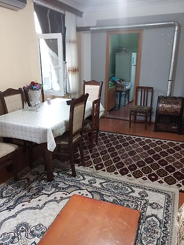 şəkidə kirayə: 3 otaqlı mənzil – mebel və texnika ilə - Planlama: geniş qonaq otağı — 2