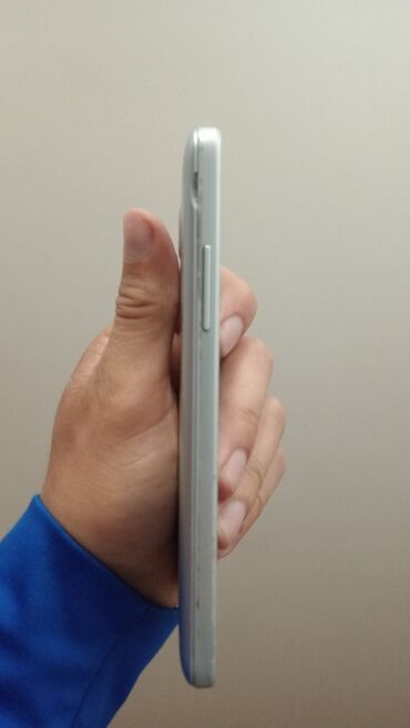 телефон fly fs406 stratus 5: Samsung Galaxy J2 Prime, 8 ГБ, цвет - Золотой