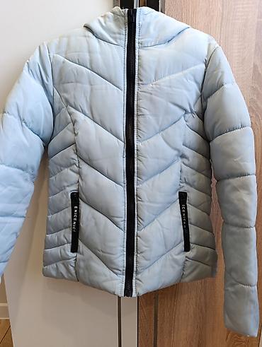 soft shell: Продаю куртку женскую с капюшоном на синтепонеосеннюю, размер — 1
