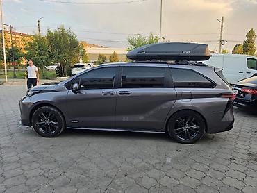 voxy noah: Toyota Sienna: 2021 г., Гибрид, Минивэн — 2