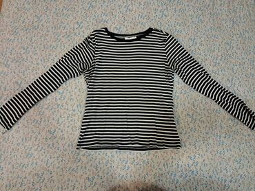 Bluze: Prodaja novih ženskih stvari‼️(S-XL)
cene od 300 do 700 dinara — 23