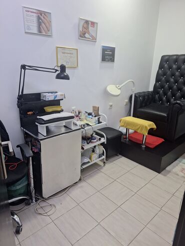 Офисы: Срочно сдаю кабинет для маникюра и педикюра,м/н Улан -2
