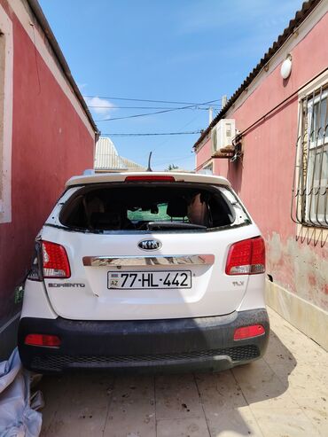 Коммерческий транспорт: Kia Sorento TLX, ağ rəng, 5 qapı, Azərbaycan qeydiyyatı (dövlət nömrə