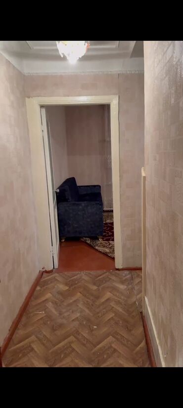 tibb universitetinin yaninda satilan evler: Gəncə, 2 otaqlı, Köhnə tikili, 45 kv. m