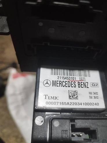 Панели, обшивки: Запчасть на Мерседес 211 Фара простой правая сторона Болоки,рамки — 13