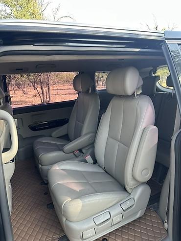 transporter multivan: Kia Carnival: 2018 г., Минивэн — 3