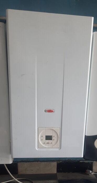 kombi 40: Radiant 32 kv. Avropadan gəlmiş, ikinci əl kombi. İdeal vəziyyətdə tam