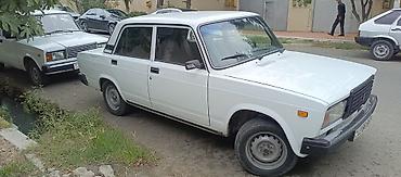 VAZ (LADA): VAZ 2107 sedan – ağ rəng, 4 qapı, arxa ötürücülü klassik model — 2
