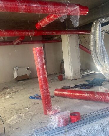 qurasdirilan soba: Restoran və ya yeməkxana üçün nəzərdə tutulmuş, qara rəngdə, üç
