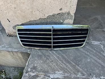 mersedes kapot: Mercedes-Benz E-Class (W210) — 4