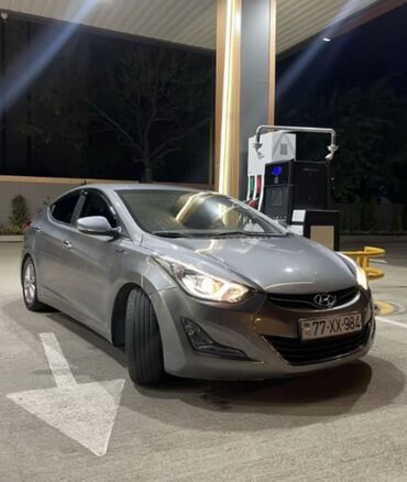 hunday veracruz: Hyundai Elantra: 1.6 l | 2014 il