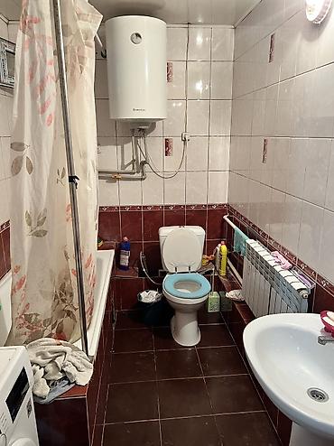 Продажа коттеджей и домов: 4 комнаты, 100 м², 10 соток, Бишкек, Киркомстром Собственник — 11