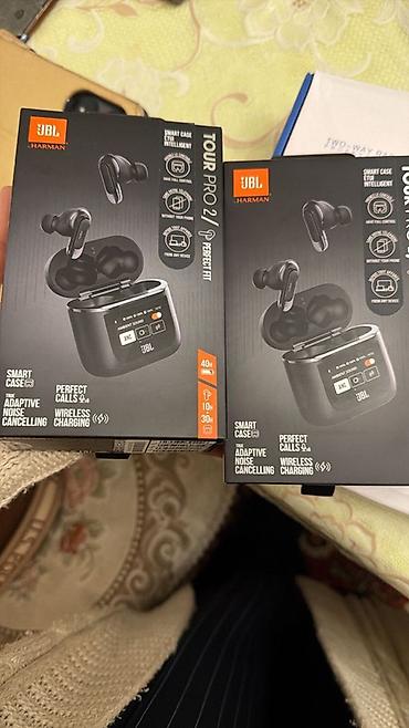 Masaüstü kompüterlər və komponentlər: JBL Tour Pro 2 simsiz qulaqlıqlar - Smart Case: Korpus üzərində — 2
