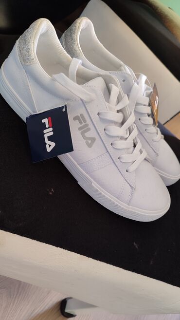 new balance ct300: FILA, 42, color - White