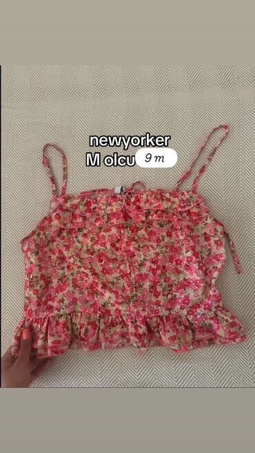 New Yorker brendindən olan çiçək naxışlı kamiz top, çiyin kəmərləri və