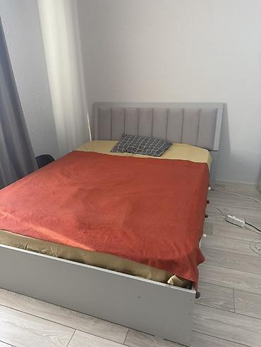 продаю консоль: Кровать двуспальная с мягким изголовьем + матрас. Продаю связи с — 3