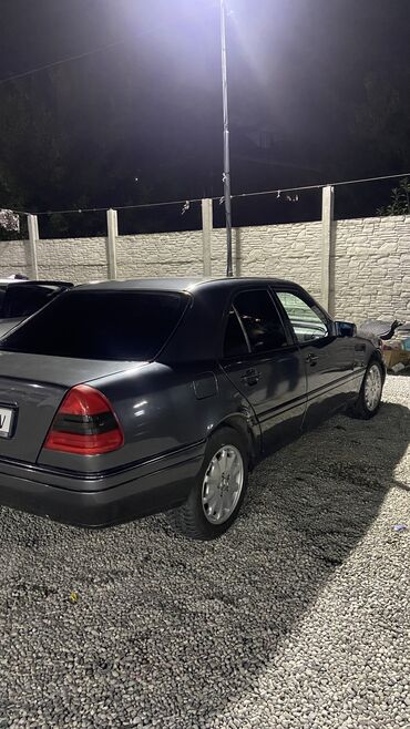 ключи для машин: Mercedes-Benz 220: 1994 г., 2.2 л, Механика, Бензин, Седан