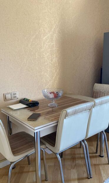 Uzunmüddətli kirayə mənzillər: Tibb Universitetinin yanında 20 mərtəbəli binanın 15-ci mərtəbəsində 3 — 8