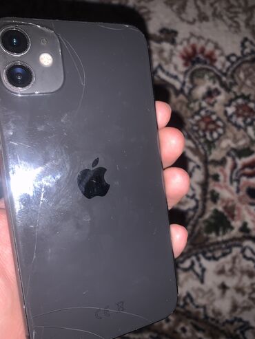 телефону айфон: IPhone 11, Колдонулган, 64 ГБ, Кара, Заряддоочу түзүлүш, Коргоочу айнек, Каптама, 77 %
