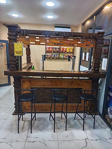 restoran stulları: Bar masası və oturacaqlar 430 Azn.L hərfi formasındadı 1 ay istifadə — 1