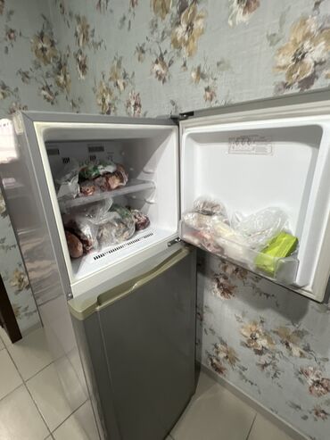 халадилник бу ош: Холодильник Samsung, Б/у, Двухкамерный, 53 * 150 * 49