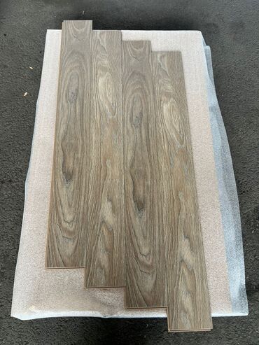 Laminat: Laminatlar: 11.50 AZN Rusiya, Belarusiya, Türkiyə, Almaniya — 4