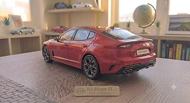 qirmizi masin: Kia Stinger GT model avtomobil (miqyas 1:18, 2018) - Yüksək detallı — 3