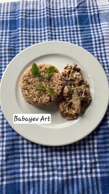 Aşpazlar: Hamburqer ustası, 24 yaş, 6 ildən artıq təcrübə — 17