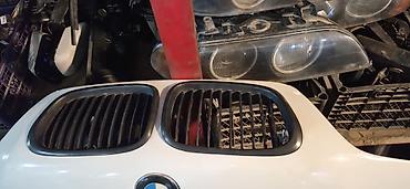 bmw e39 qapı: BMW 5 Series E39 sedan – ağ rəng Xüsusiyyətlər: - Korpus: 4 qapılı — 9