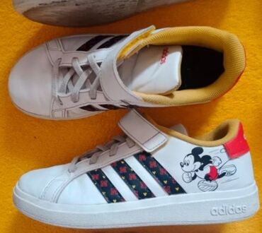 salamander obuća: Adidas, Size - 33