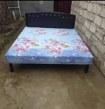 Kravat taza 
Hazırı var 
Çatdırılma münasib qiymata — 1