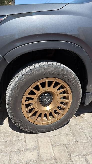 offroad диски: Комплект внедорожных колес для кроссовера/SUV. - Диски: литые, цвет — 1