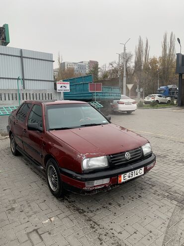 Volkswagen: Volkswagen Vento: 1997 г., 1.8 л, Механика, Бензин, Седан