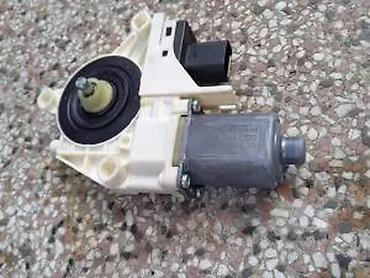 Auto-delovi: Fiat freemont Motor podizača stakla prednji desni. Fiat freemontMotor — 1