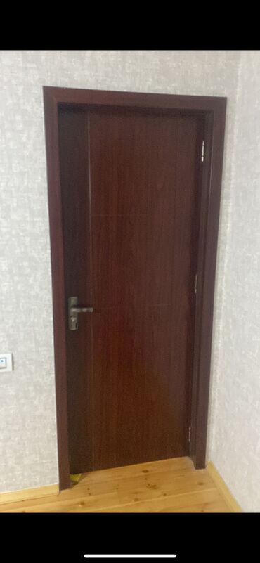 Otaq qapıları: Otaq qapısı.4ədəd var təzə istifadə edilməyib.şəkildəkinin eynisidi.en