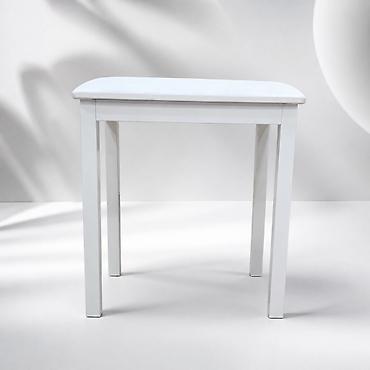 Ağ rəngli kompakt masa - Minimalist dizayn: düzbucaqlı masaüstü