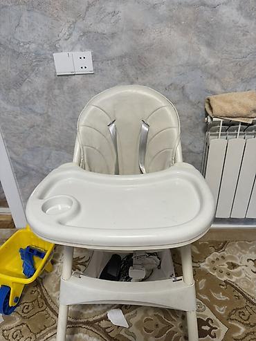 Yemək masaları, oturacaqları: Uşaq yemək stulu - Rəng: ağ/krem - Material: plastik konstruksiya — 4
