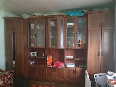 навесной рум: Стенка-горка для гостиной из ламинированного ДСП под дерево - Большой — 3