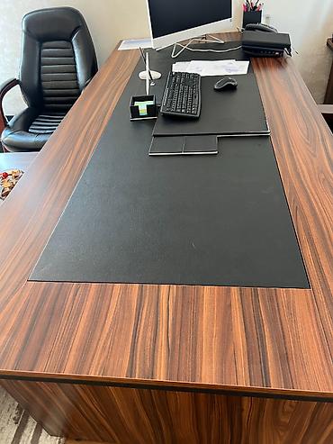 Ofis mebeli: Ofis üçün premium keyfiyyətli direktor masası dəsti Dəstə daxildir: • — 3