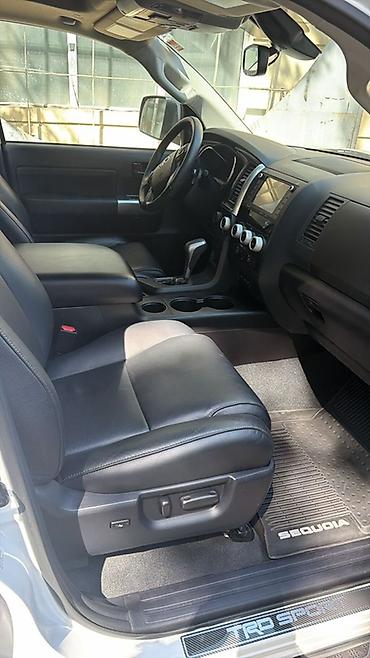 Продажа авто: Toyota Sequoia: 2020 г., 5.7 л, Автомат, Бензин, Внедорожник — 5